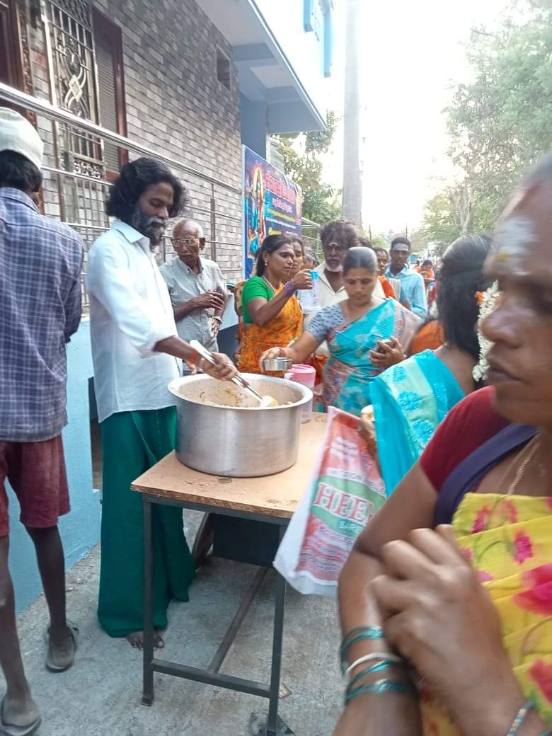 Almsgiving Image 3